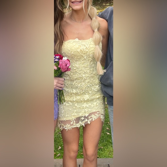 Size 00 Beautiful pale yellow color, excellent condition - Picture 6 of 6